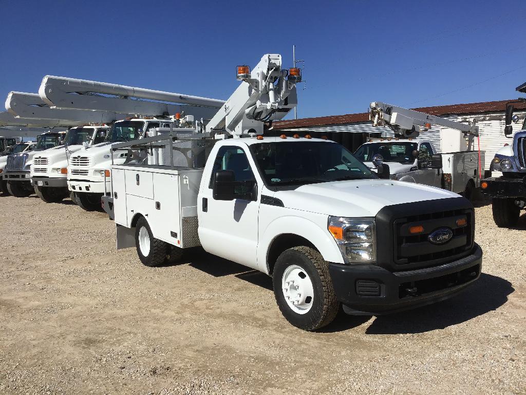 Used Bucket Truck | 2014 Ford F350 35' Altec | Stock No. 85888