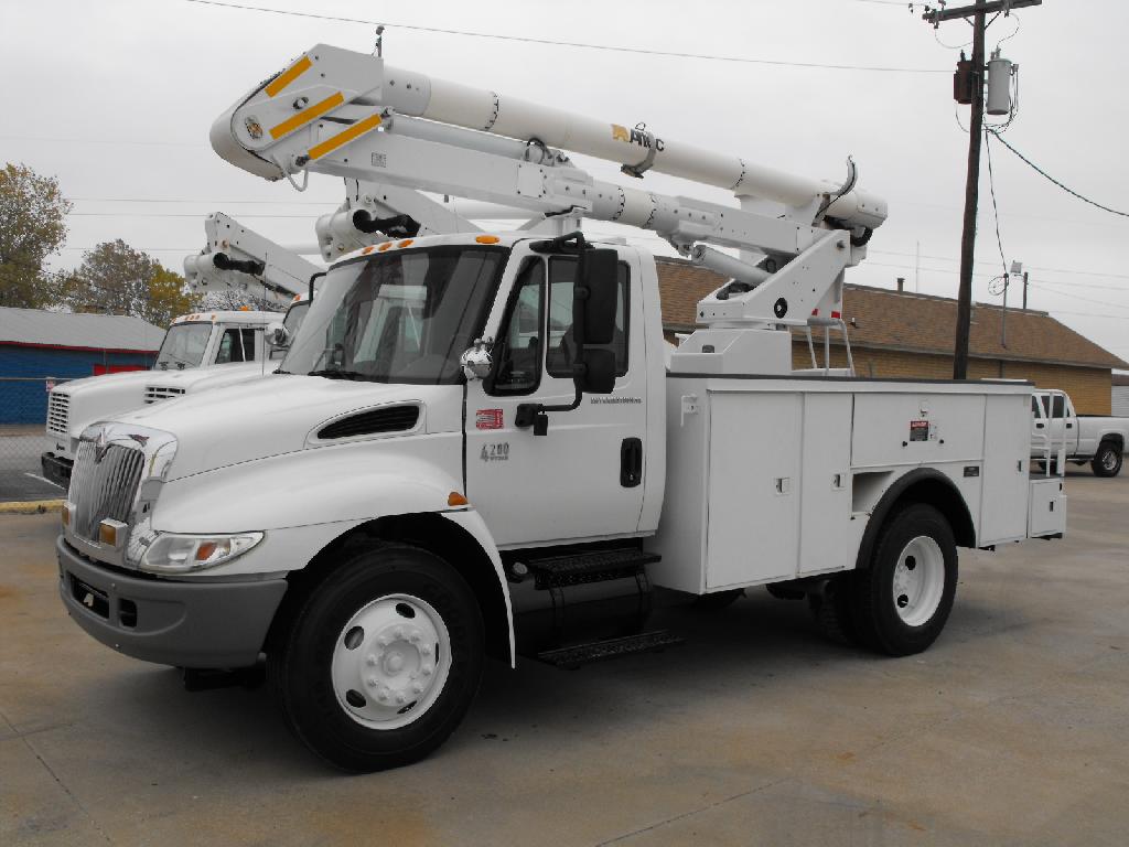 Bucket Truck Stock No. 9742